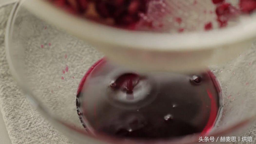 红丝绒咸奶油芝士蛋糕,漂亮又美味的红丝绒芝士蛋糕