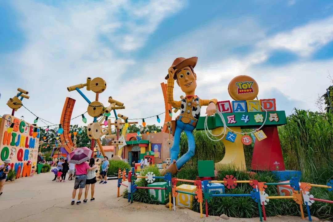 小小布历险记,香港迪士尼小小世界游记