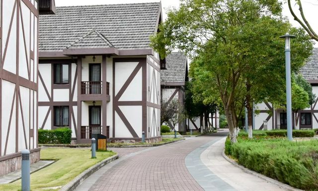 探秘2500亩魔都后花园!欧式别墅独栋、宠物乐园、动物农场高尔夫