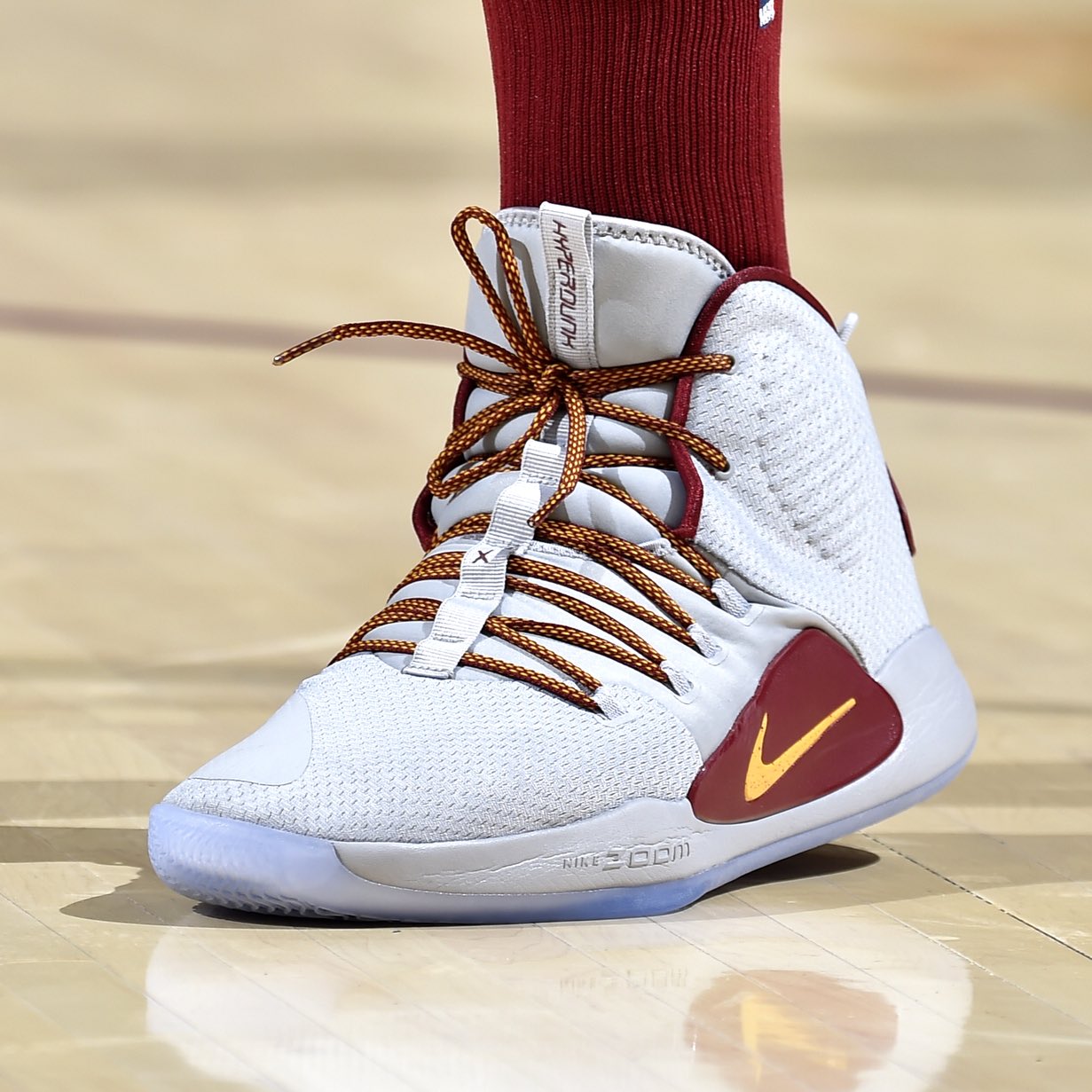 NBA赛场篮球鞋今日集锦，杜兰特脚上的球鞋比他的表现更耀眼