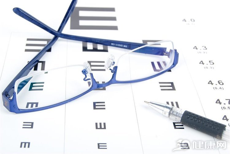 手术治疗近视有后遗症没,手术治近视靠谱吗