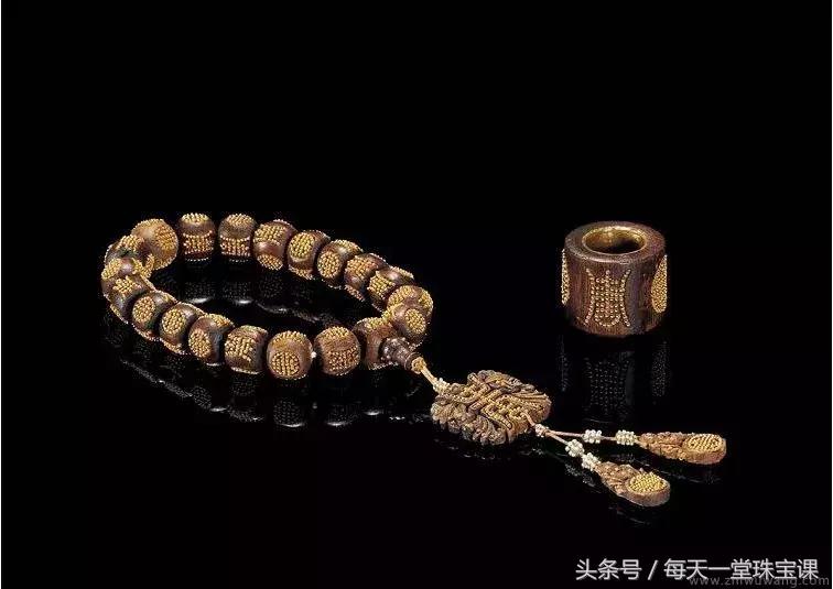 有香味的手串比香水好,散发香味的手串适合女生