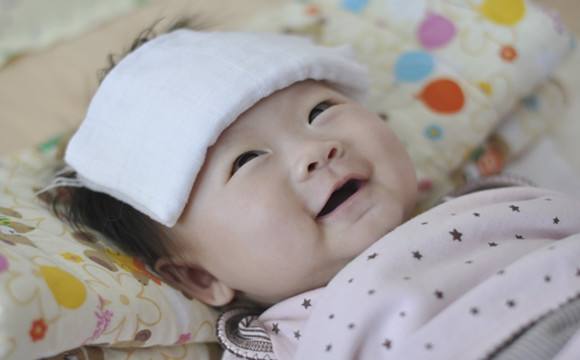 宝宝流鼻涕咳嗽20多天一直不好,孩子一流鼻涕就很久才好是鼻炎吗