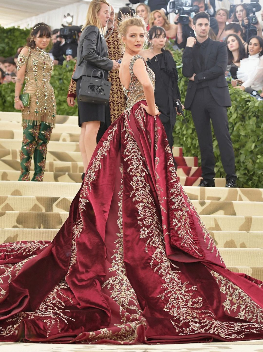 盘点那些女明星的服装,盘点女明星的那些奇葩的衣服