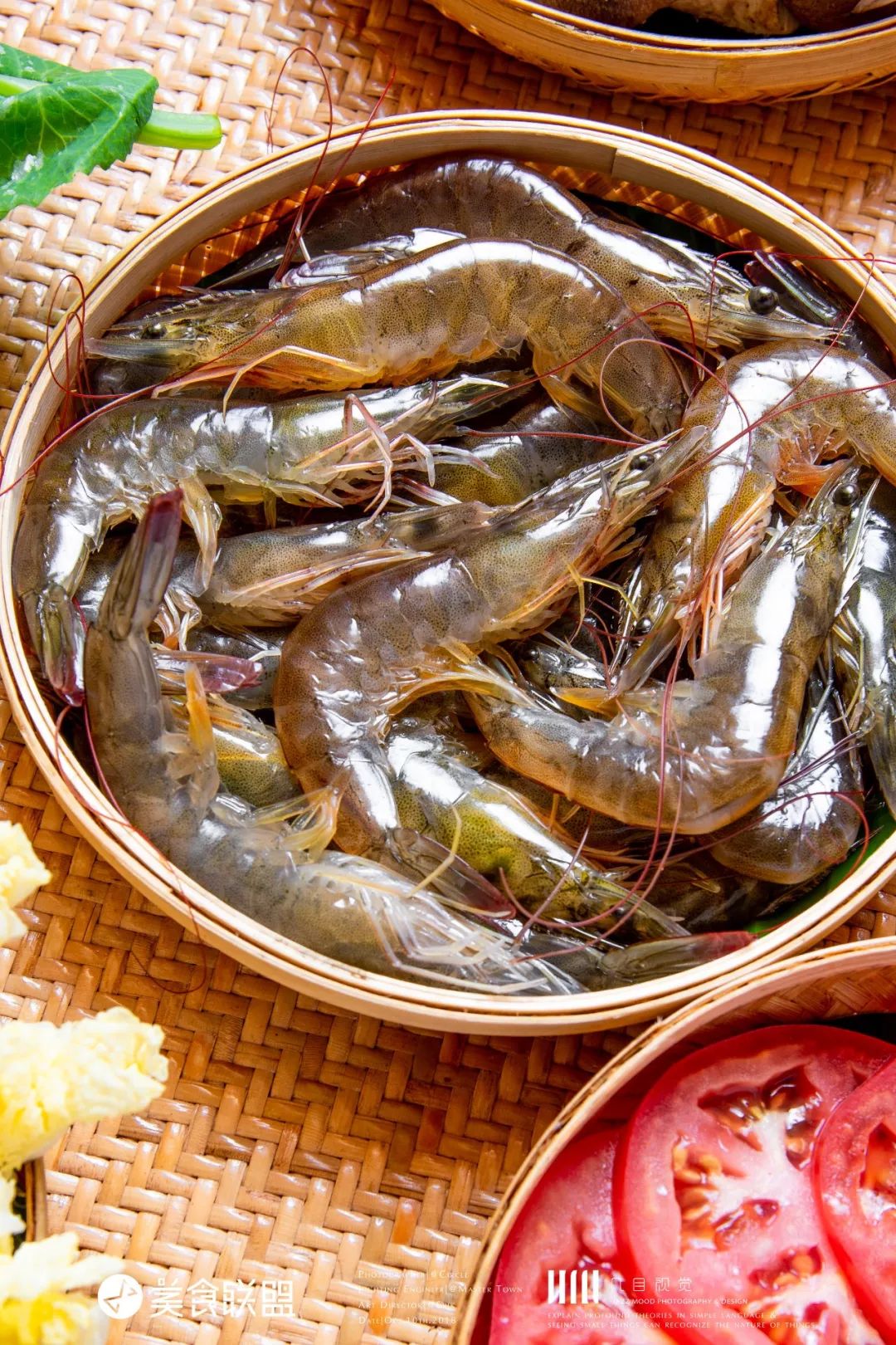 昆明闹市这家12年老店，独创傣式火锅一年只卖89天，大闸蟹涮着吃