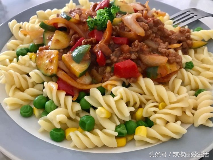 澳洲妈妈吃中国美食,一个妈妈在澳洲给孩子做饭
