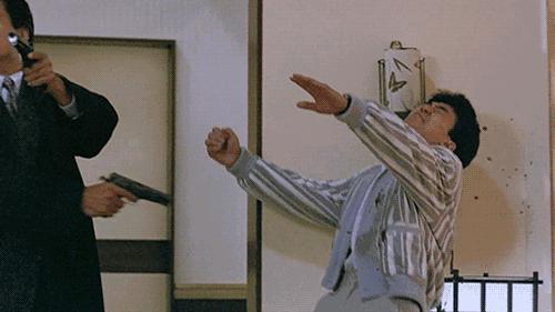 无双电影小马哥,小马哥周润发电影英雄本色动图