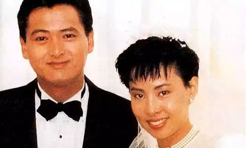 无双电影小马哥,小马哥周润发电影英雄本色动图