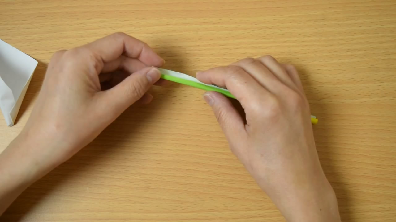 百合花的折纸方法简单又漂亮,百合花折纸教程步骤图解法