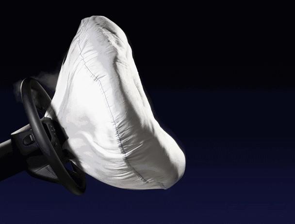 灵感来自女人的假胸?关于汽车的安全气囊你不知道的那些事