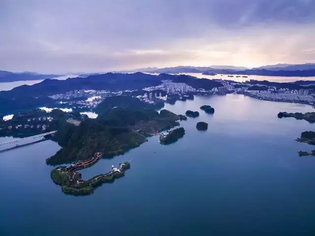 大叔为钓鱼买下一座岛,40岁大叔100块改造房间