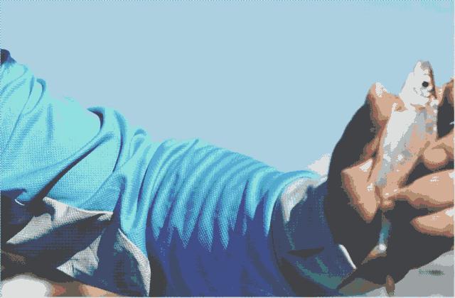 大叔为钓鱼买下一座岛,40岁大叔100块改造房间