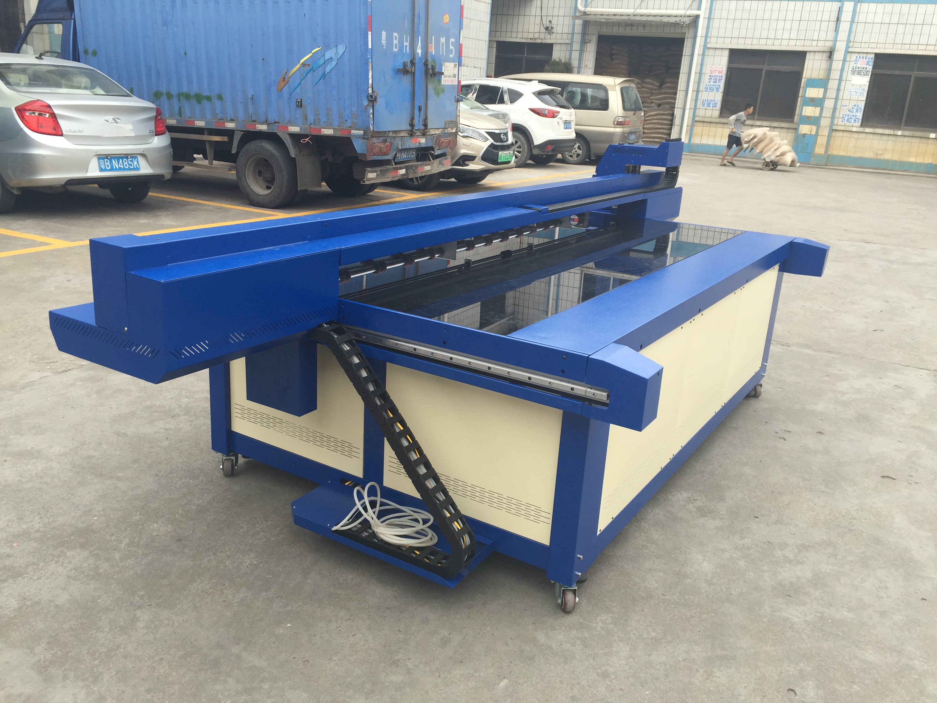 如何选择合适的UV打印机,个性定制uv打印机选择