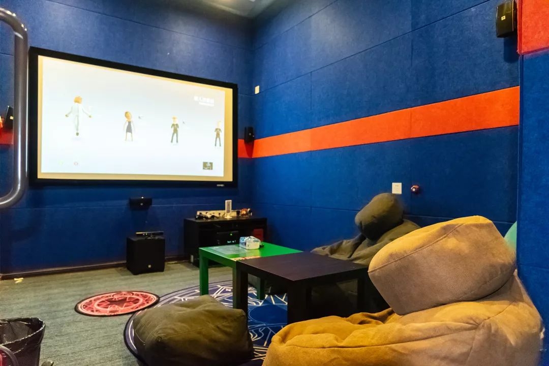 2000+部电影、游戏任意撸!这家影院堪称反套路约会NO.1圣地!