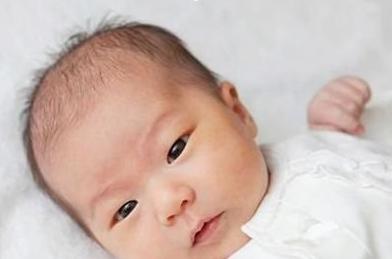 妈妈们不必惊慌新生儿的常见症状,新生儿出现这五点异常宝妈不要慌