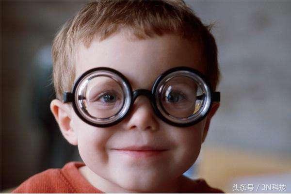 弱视和近视是有什么差别,近视和弱视同时存在先治哪个