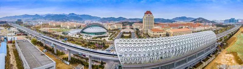 老外游崂山,坐青岛11号线去崂山