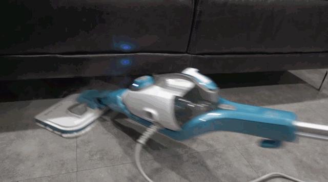 婴儿吃手吃玩具,小孩吃手指吃玩具什么原因