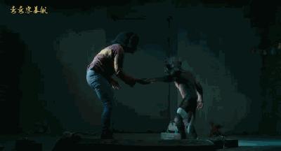 百合、囚禁、不伦之恋，这部狼人片不止这些