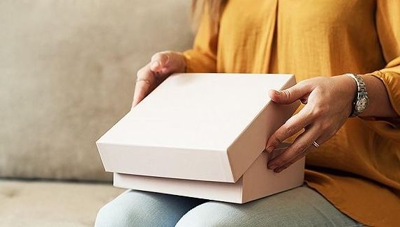 留学生在国外买名表回国要交税吗,出国带十几万的表回国被要求交税