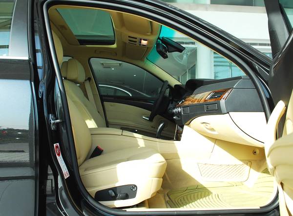 10年13万的奔驰C级和09年9万公里的宝马5系，11万多适合哪台车