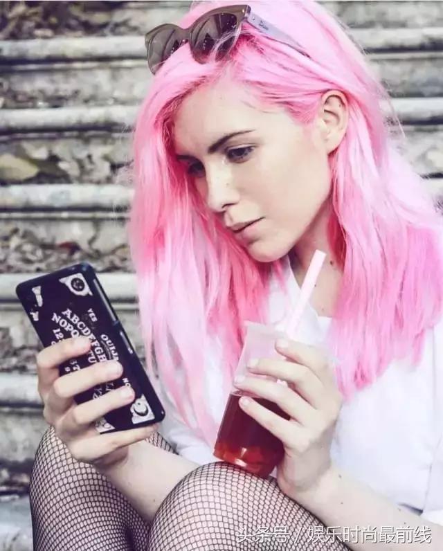 今年最流行的黄皮显白的染发颜色,黄皮显白发色hellobubble