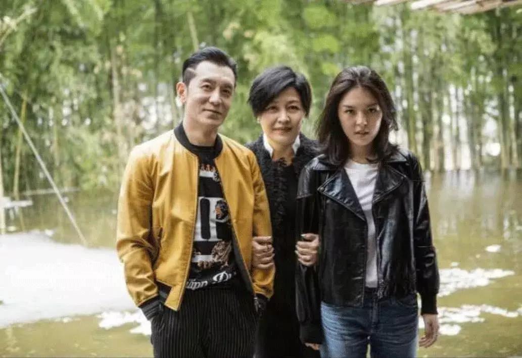 李咏死前对妻子说的话,李咏对妻子的一封信