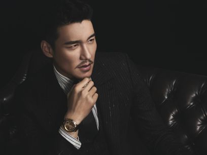 名人都爱昆仑表，为什么选他当代言？