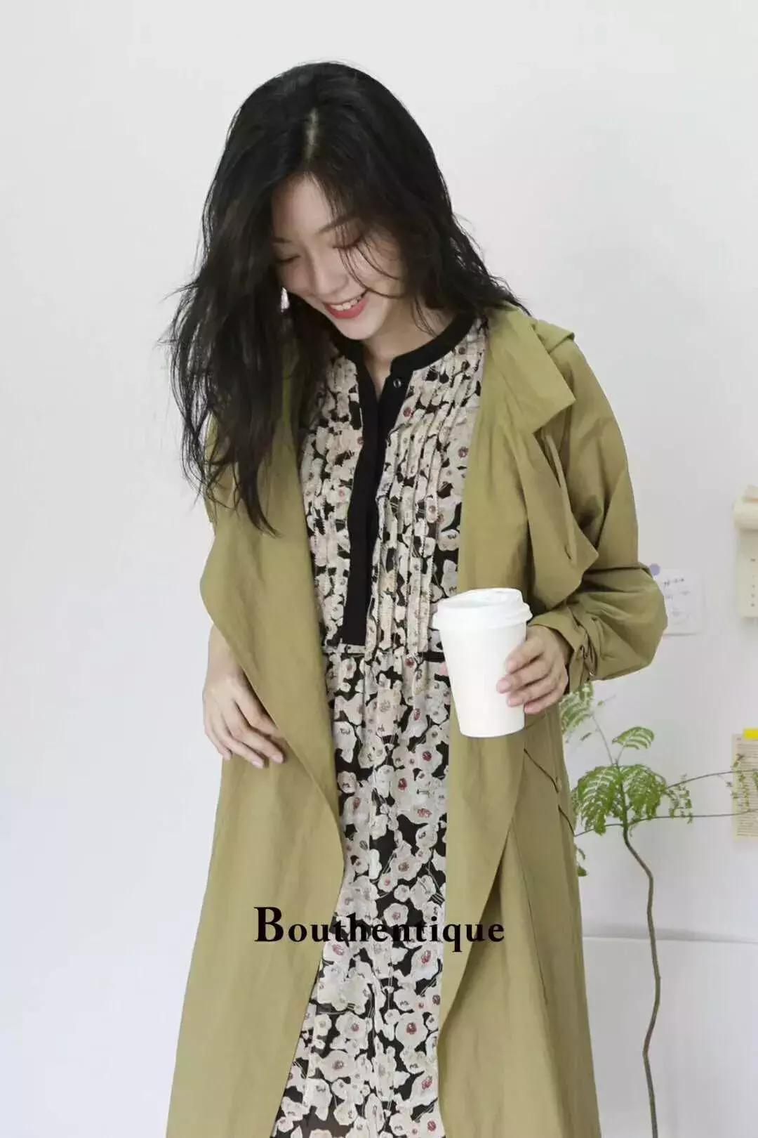 今年最流行的女士中长款风衣,2018初秋流行的新款风衣颜色