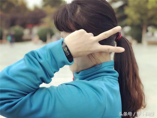 乐心手环5VS荣耀手环4：都说要搞定专业健身+购物？