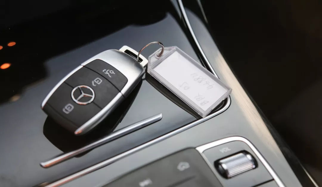 奔驰c26048v轻混亏电,老款2.0t哪个值得买