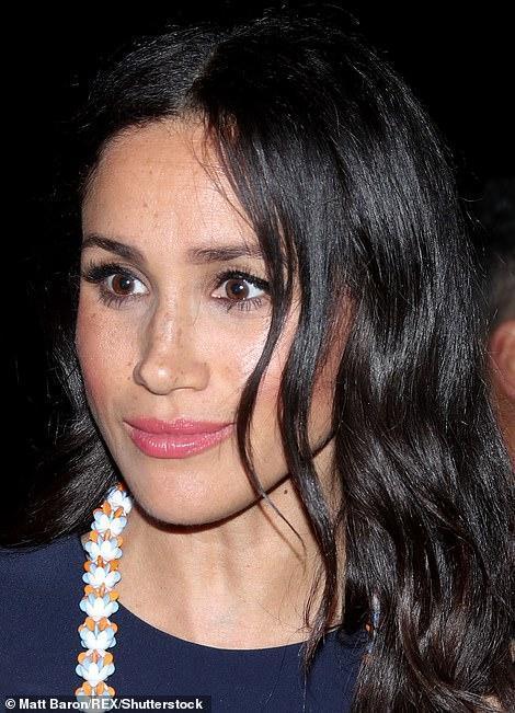 梅根王妃豆沙色口红,梅根红色口红