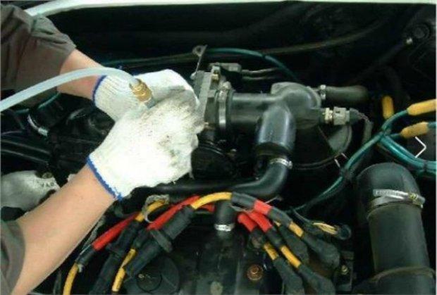 自动挡车子电瓶快没电会有提醒吗,自动挡电瓶没电了可以推着火吗