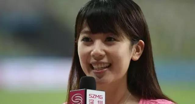 意大利美女足球记者,国内足球场边美女记者