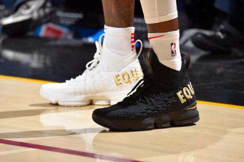 今日球场战靴鉴赏：威少荣登今日鞋头