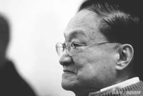 我的青春，一半给了足球，一半给了金庸