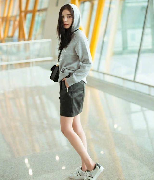 杨幂是一个拼命的人,34岁的杨幂不愧是带货女王