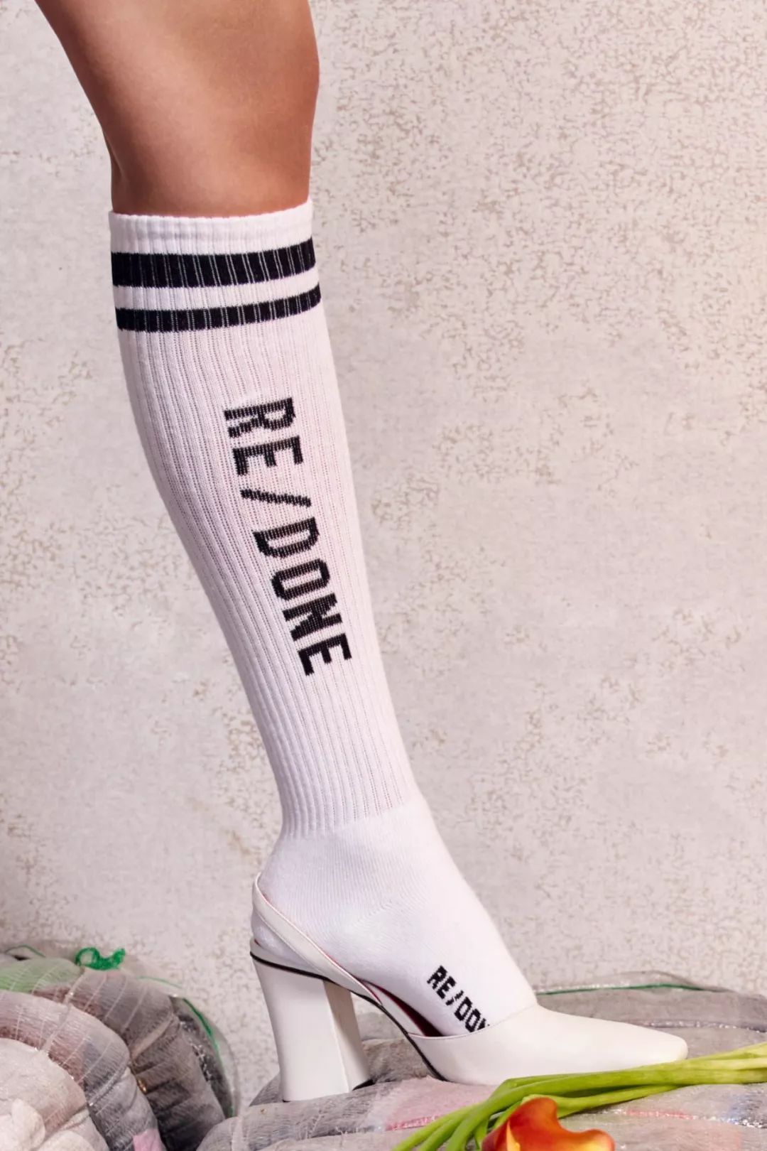 袜子怎样搭配才够舒适够时尚,袜子时尚搭配