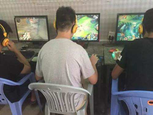 网吧为什么那么多游戏,网吧为什么总有人玩游戏