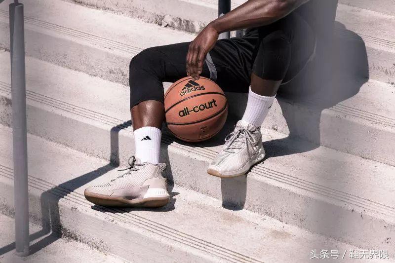 德里克罗斯上脚最后一代签名鞋,花有重开日玫瑰再绽放