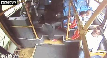 两岁小孩叼着奶瓶能睡着正常吗,两岁孩子叼着奶嘴离家出走