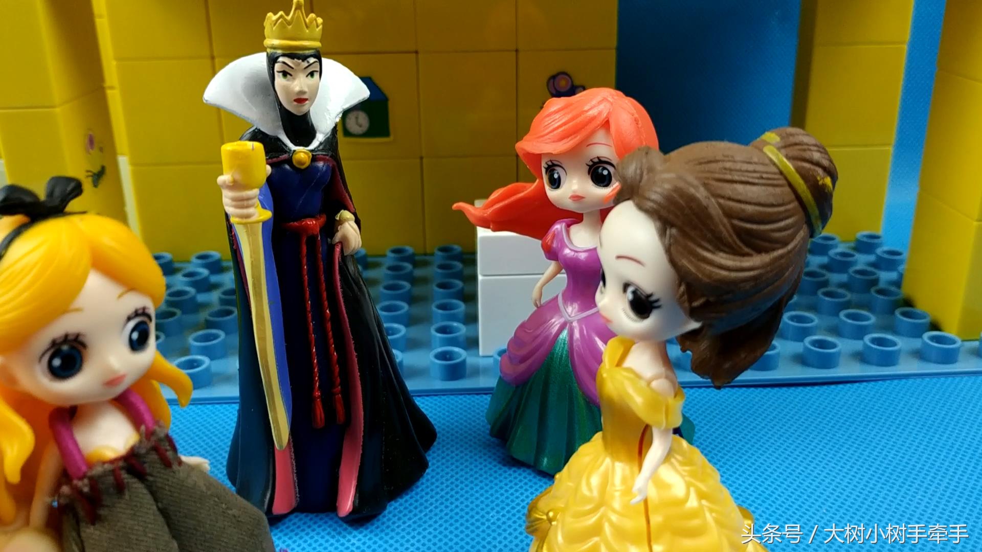 一只水晶鞋惊动王宫，王子到处找鞋的主人，她到底是谁