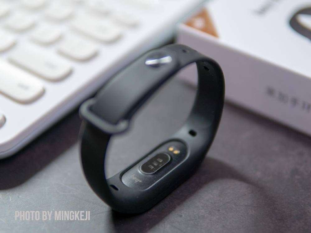 黑加手环对比,黑加手环和小米手环