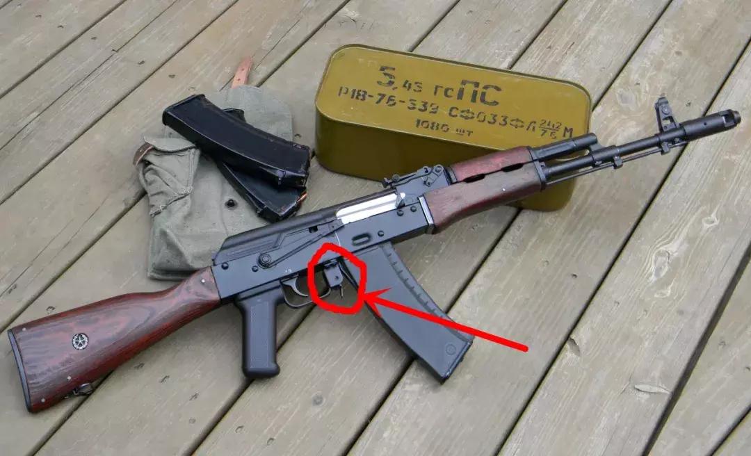 看起来很炫酷的盘玩手法,超级炫酷的换弹方式