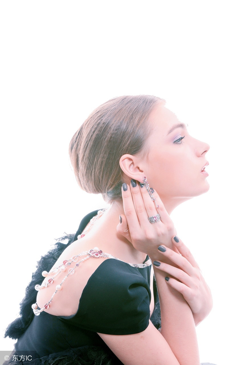 女人任何年龄都要活得漂亮,女人每个年龄段都有漂亮的一面