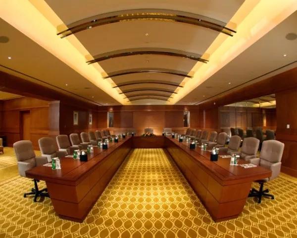 探秘全球唯一8级酒店,全球唯一的8星级酒店