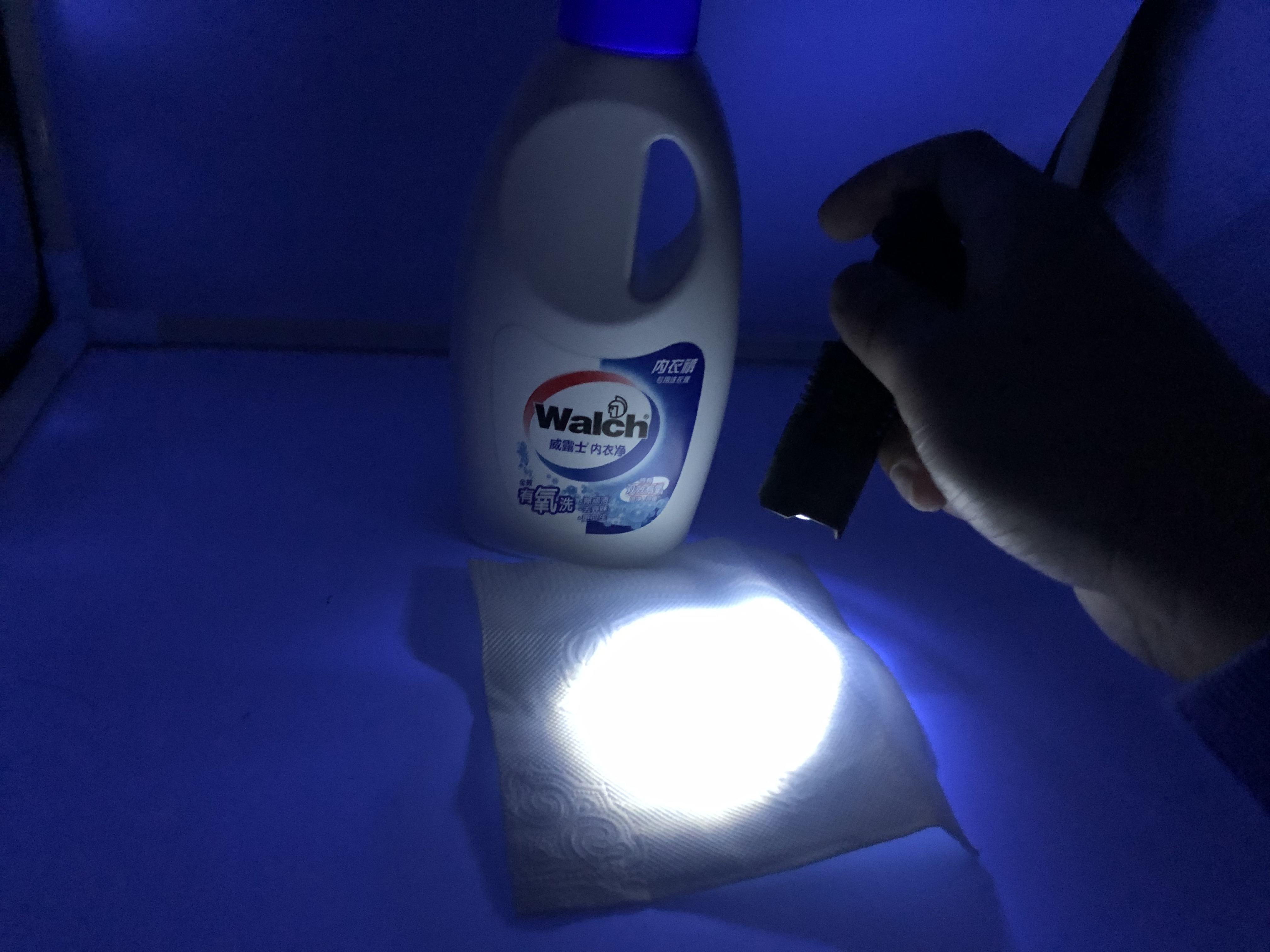 给女票搓了一年内衣,我想明白一个事儿——专用洗衣液微横测