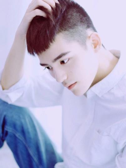 发际线高发型男生短发寸头,男生发型短发寸头怎么剪