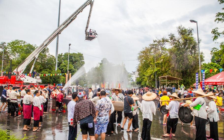 清迈泼水节2019年塔佩门,清迈泼水节的真实生活