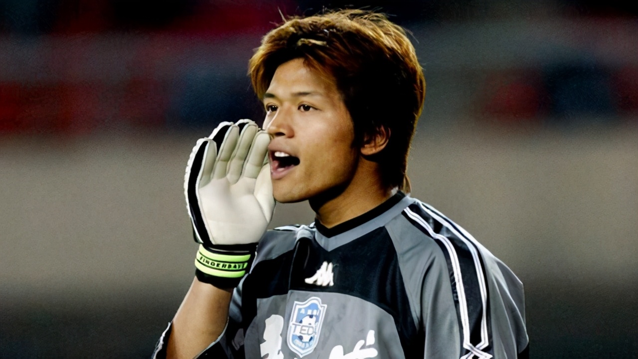 上港守门员颜骏凌,上港门将进球